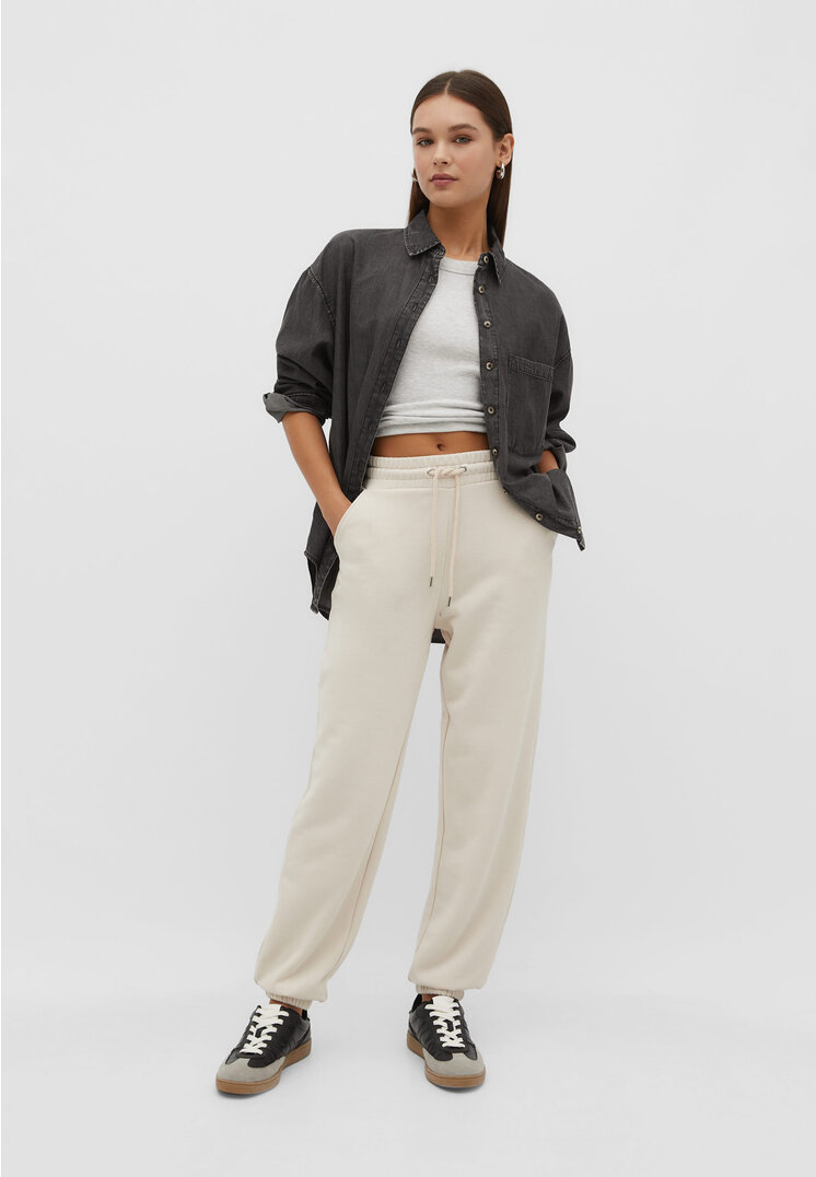 

Stradivarius Jogginghose aus Plüschgewebe Steingrau XS