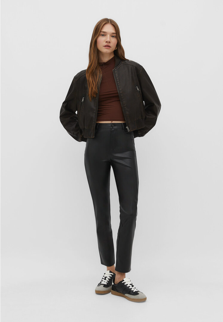 

Stradivarius Skinny-Hose aus Kunstleder Schwarz 34