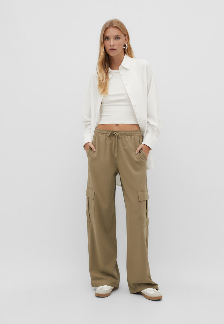 

Stradivarius Fließende elegante Cargohose Khaki S