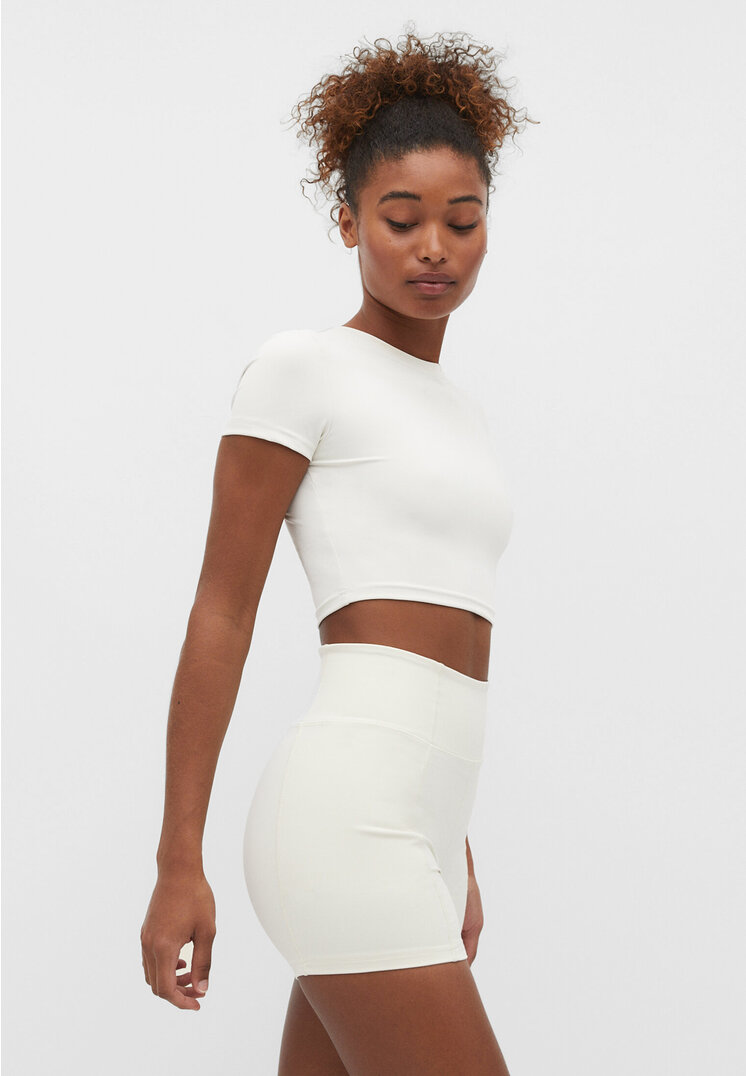 Stradivarius Sportliche Hot Pants Ecru L