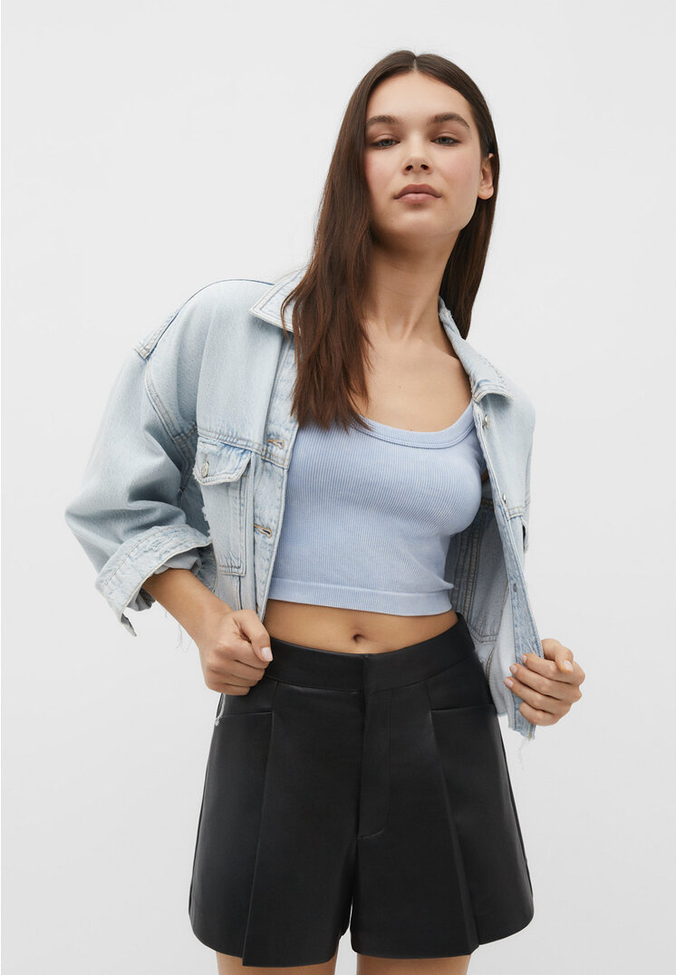 

Stradivarius Shorts aus Kunstleder Schwarz 44