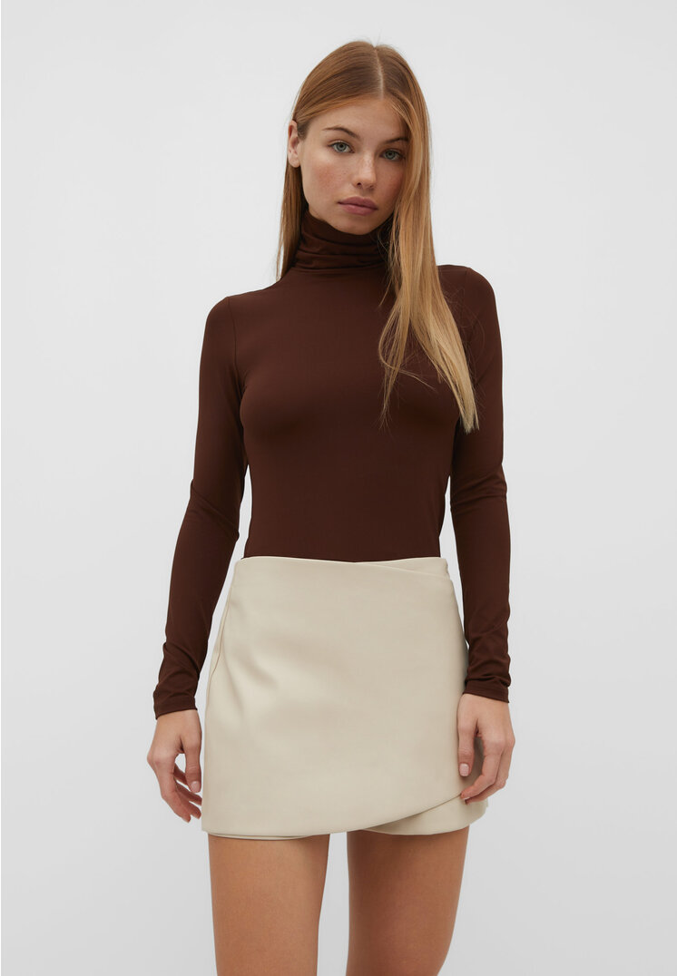 

Stradivarius Spódnicospodenki ze sztucznej skóry z kopertowym przodem Waniliowy XL