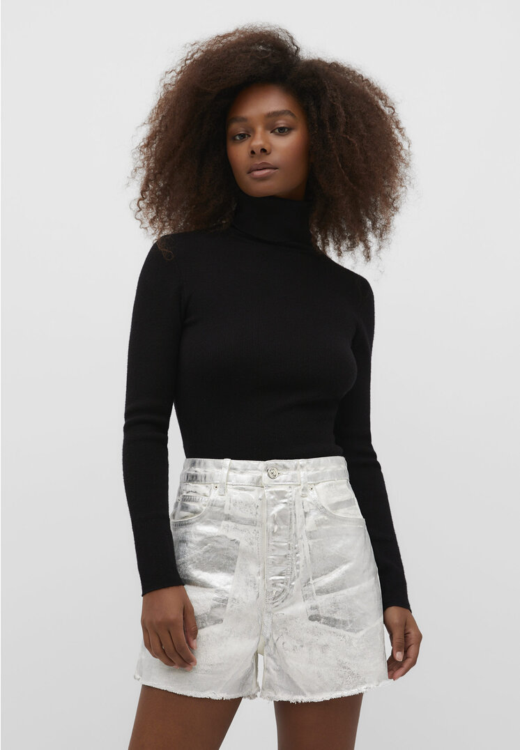 

Stradivarius Shorts im Destroyed-Look mit Folienprint Grau 36