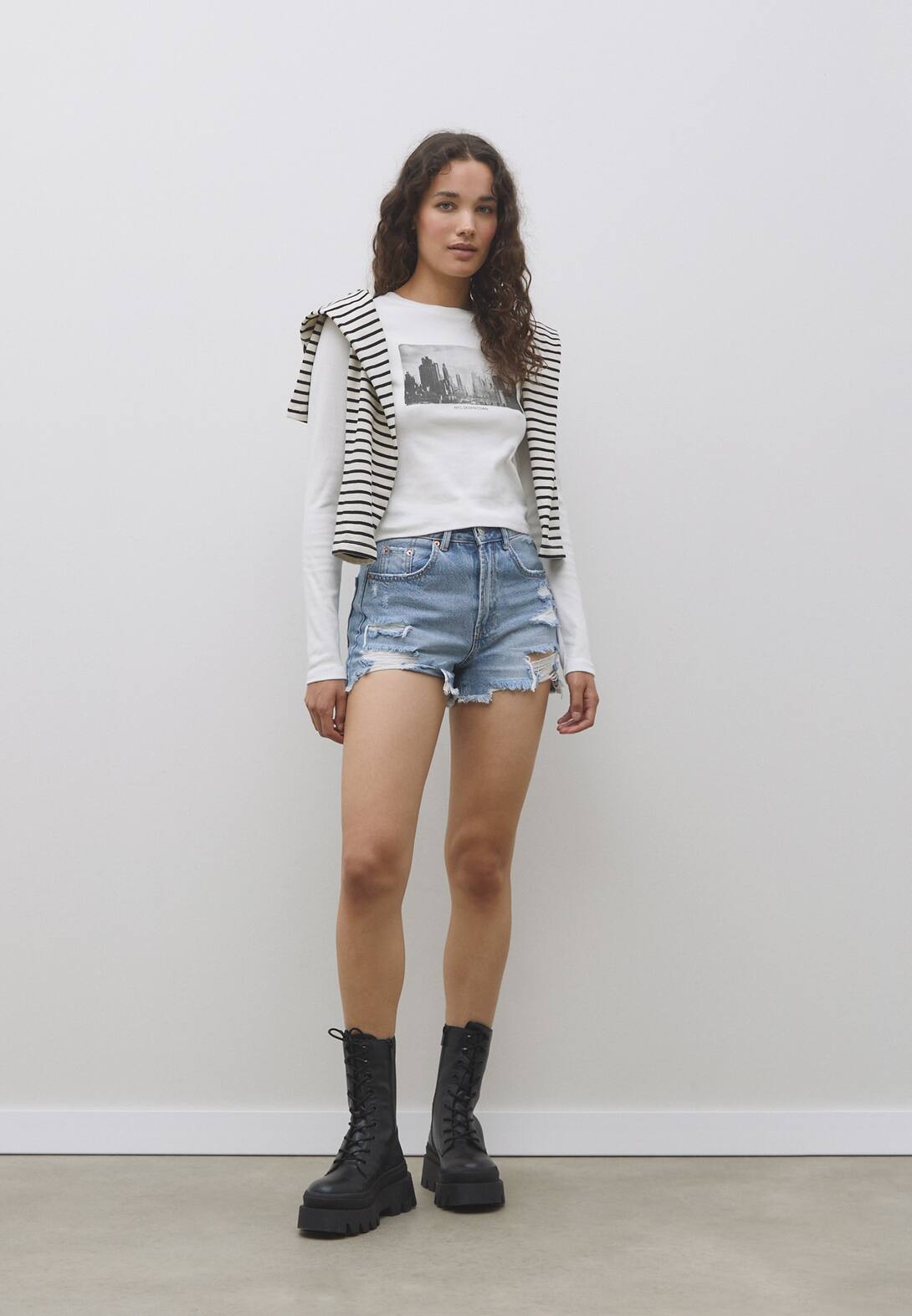 D75 Shorts aus Denim mit Rissen