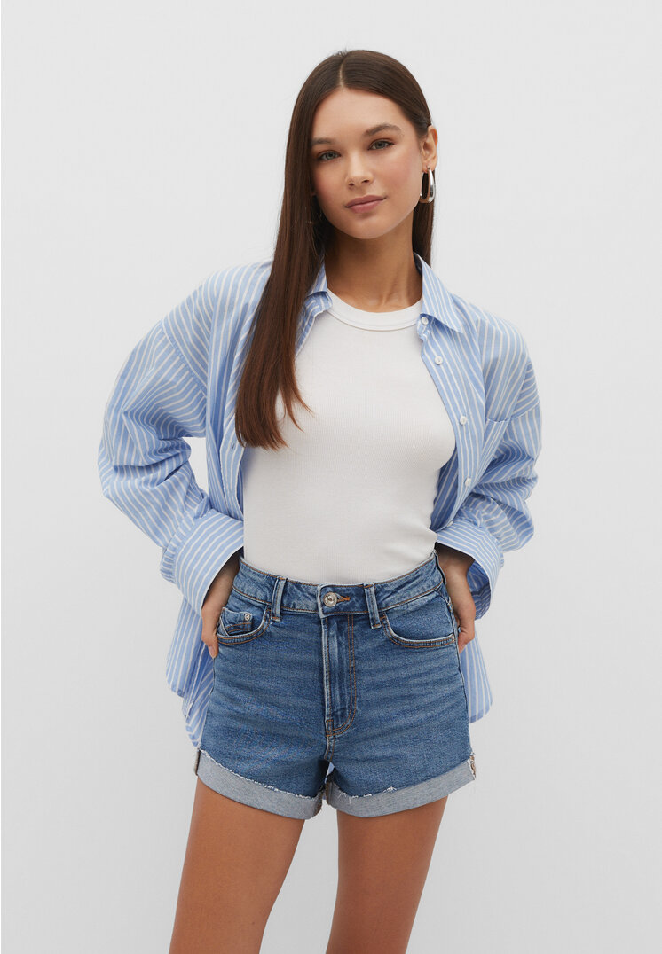 

Stradivarius Mom-Shorts im Slim-Fit Medium light blue Denim 38