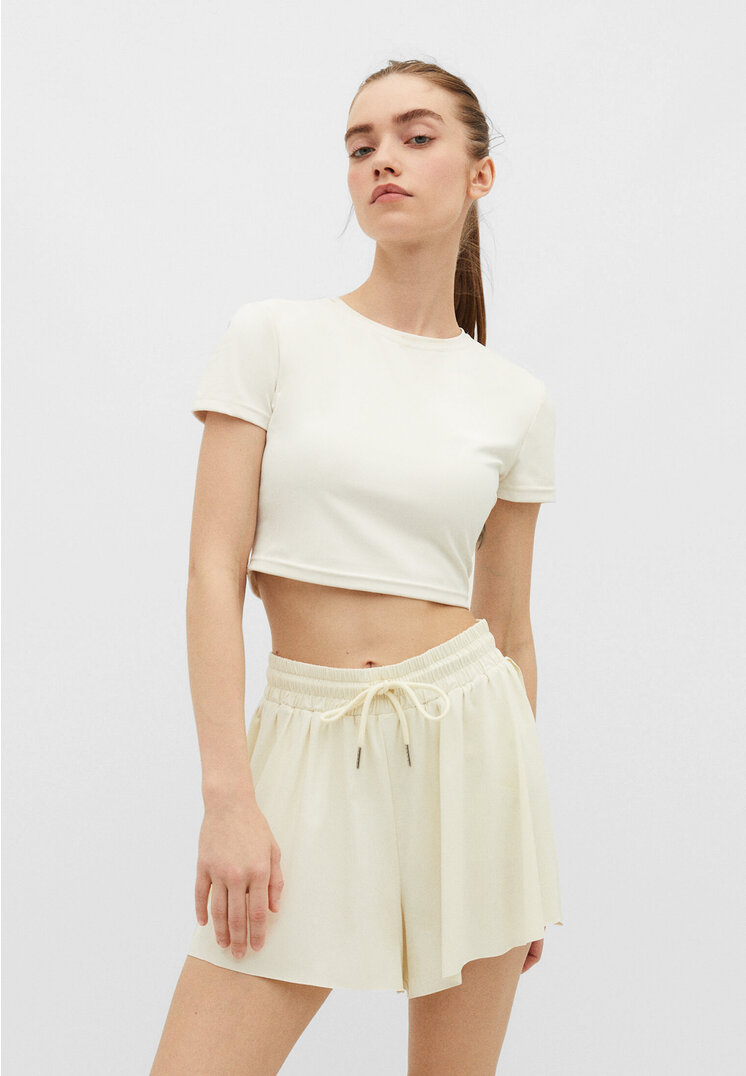

Stradivarius Fließende Sportshorts Ecru L