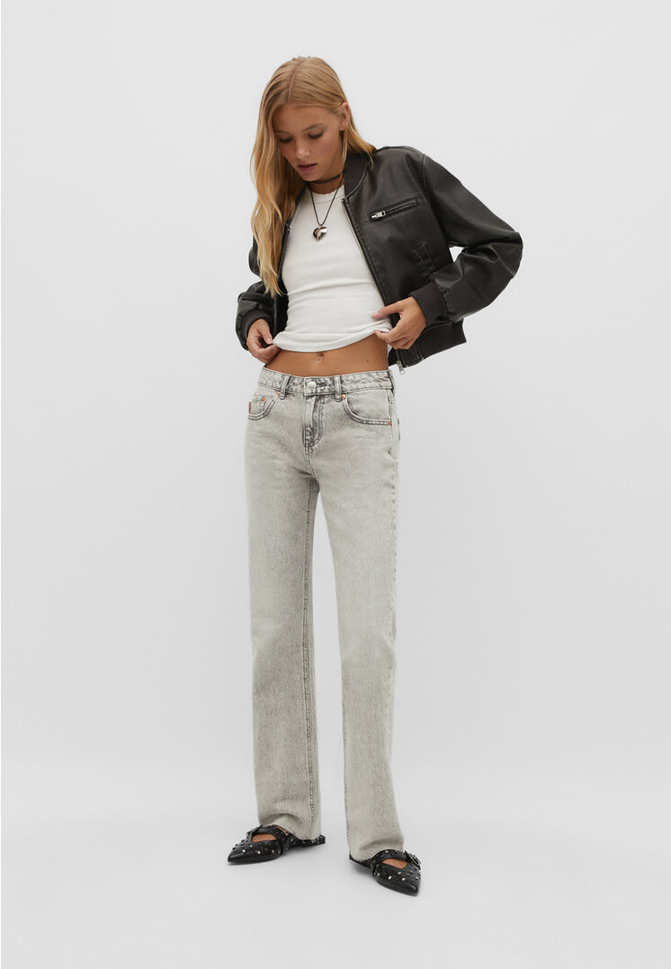 

Stradivarius Jeansy o prostym kroju z niskim stanem Czarny denim 40
