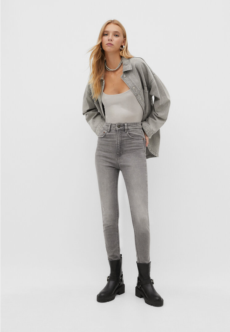 

Stradivarius 1450 Skinny-Jeans mit sehr hohem Bund schwarzer Denim 34