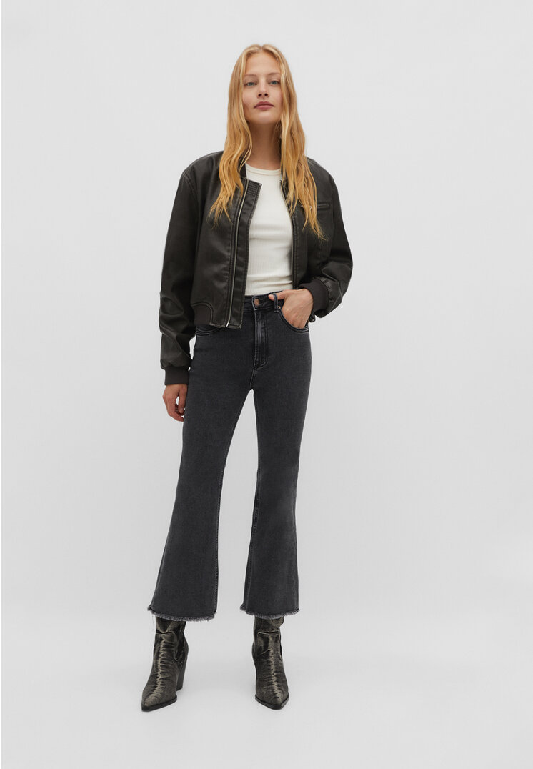 

Stradivarius Cropped-Jeans-Schlaghose D78 Black Denim washed 34