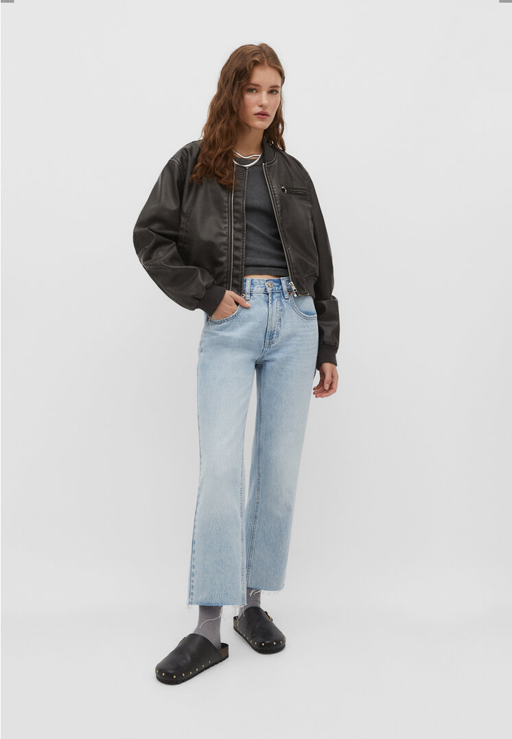 

Stradivarius Jeansy o prostym kroju przed kostkę Denim 32