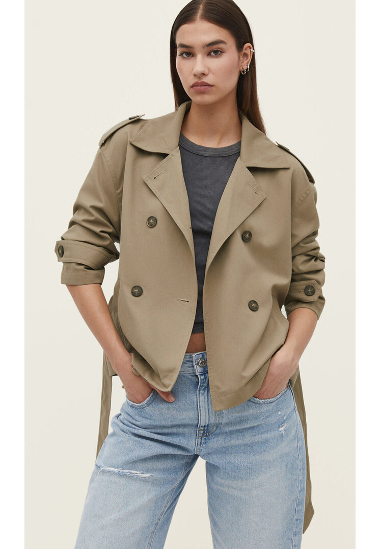 

Stradivarius Kurzer Trenchcoat mit Gürtel Khaki S