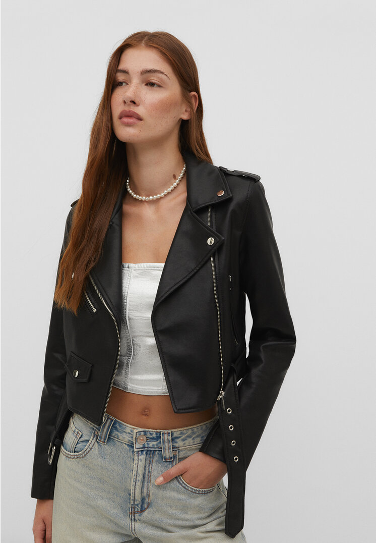 

Stradivarius Bikerjacke mit Gürtel aus Kunstleder Schwarz S
