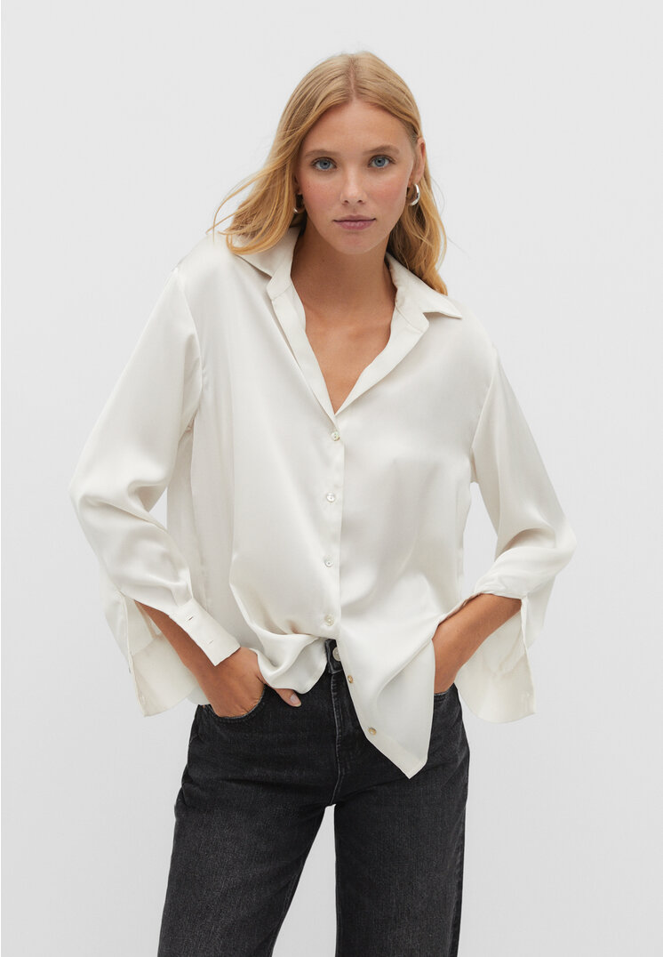 

Stradivarius Satinbluse mit Reverskragen Ecru M