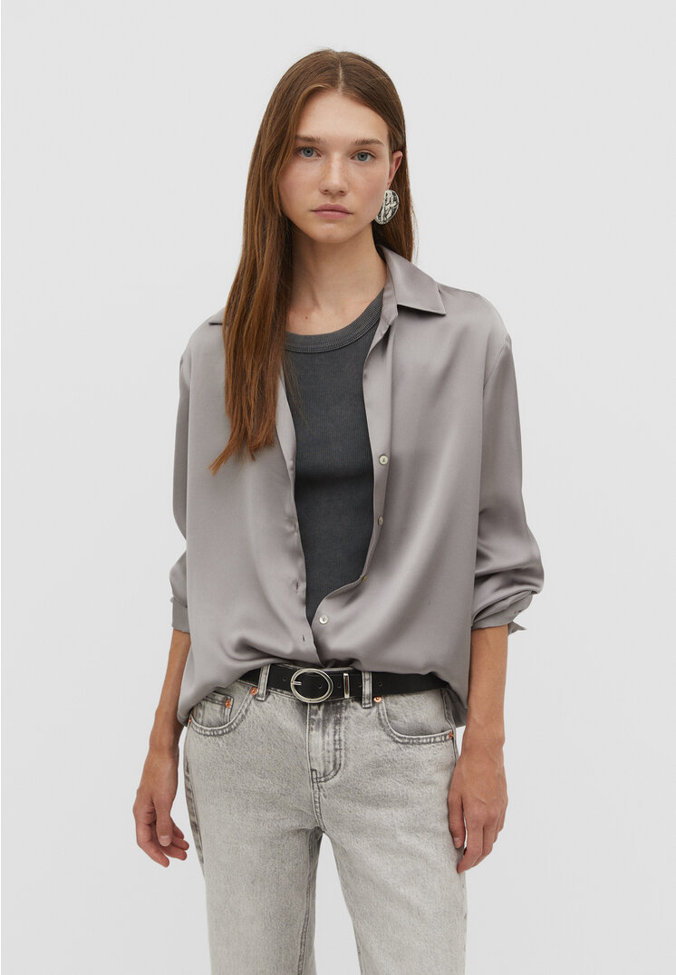 

Stradivarius Satinbluse mit Reverskragen Mittelgrau L