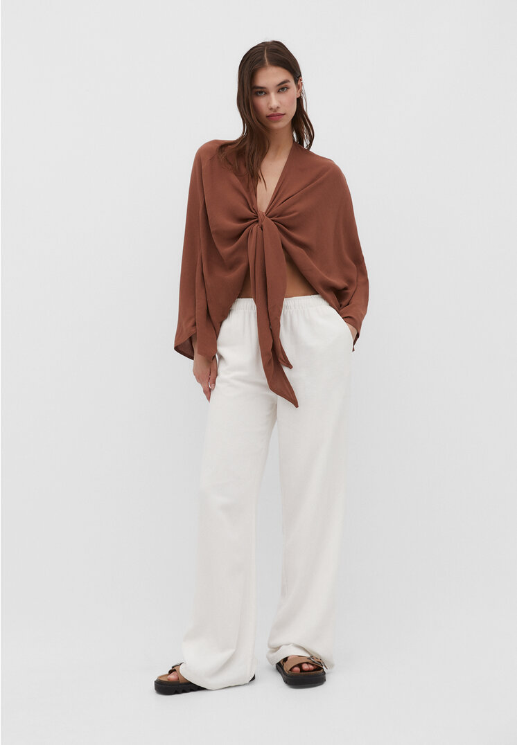

Stradivarius Offene, fließende Bluse Braun M