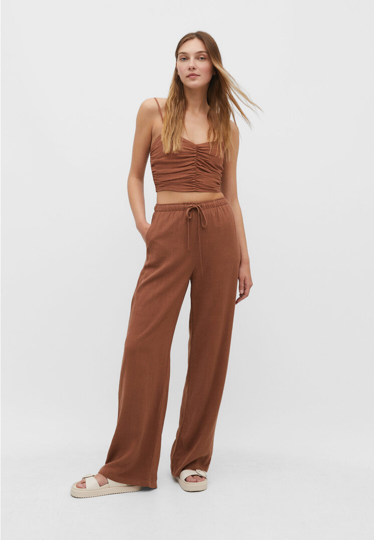 

Stradivarius Trägertop mit Raffung und Leinenanteil Braun L