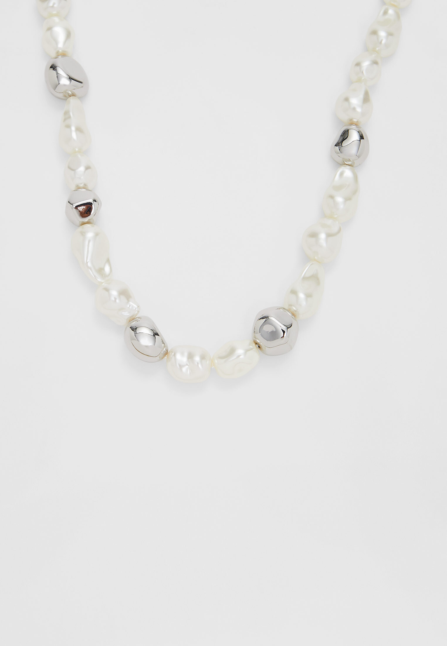 Metal deals pearl necklace