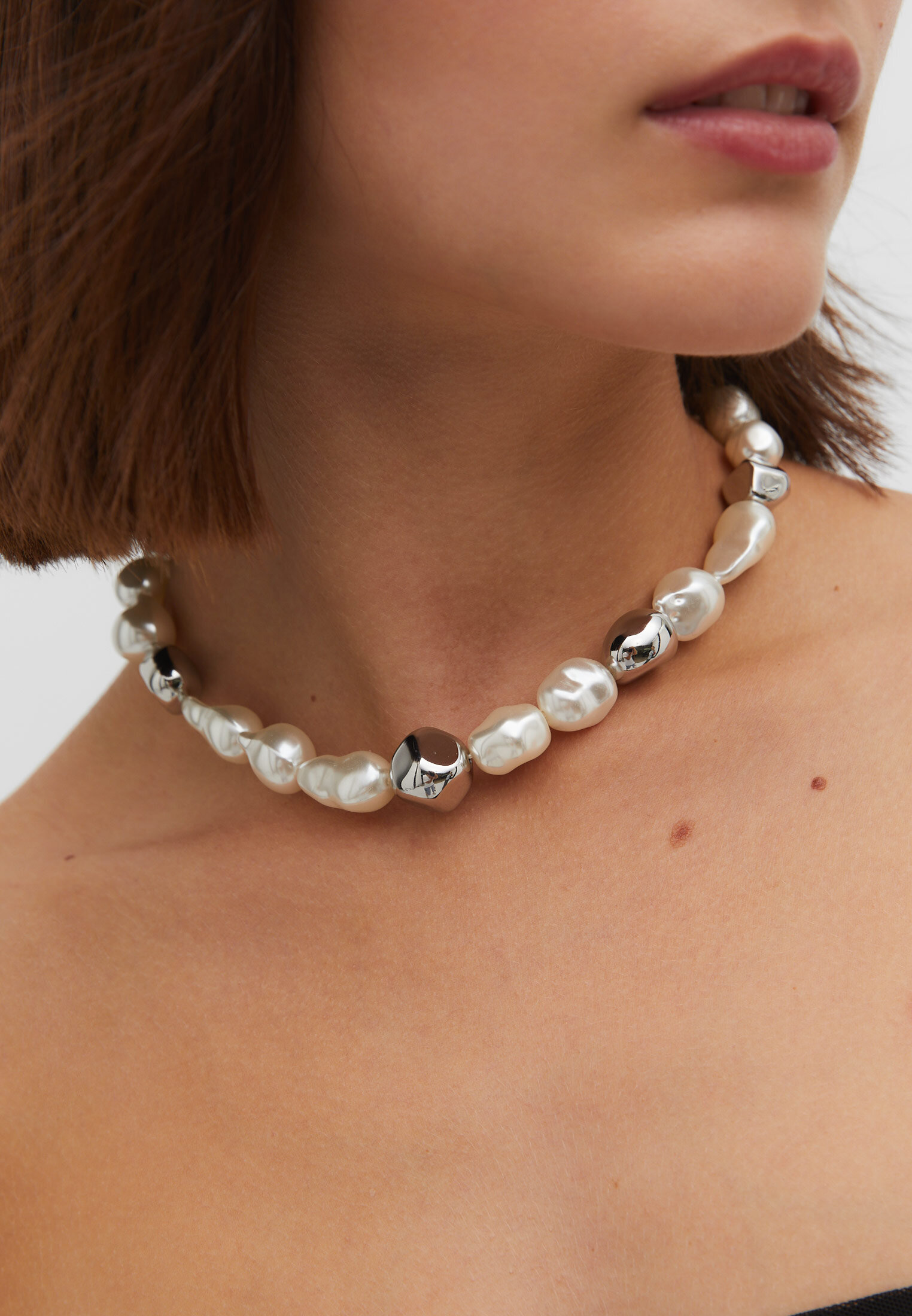 Pearl and metal deals necklace