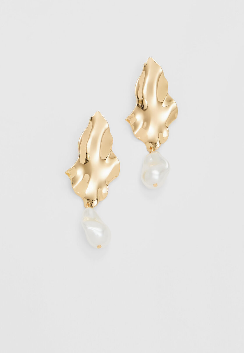 Textured faux pearl earrings