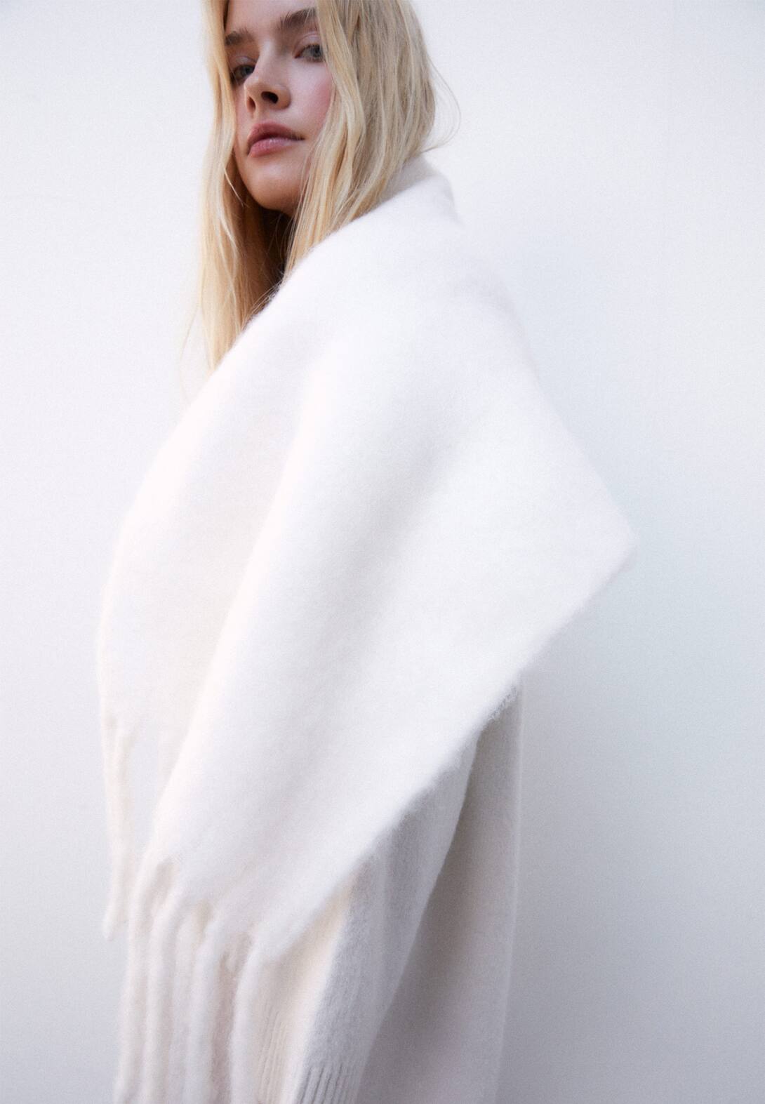 Solid-coloured scarf