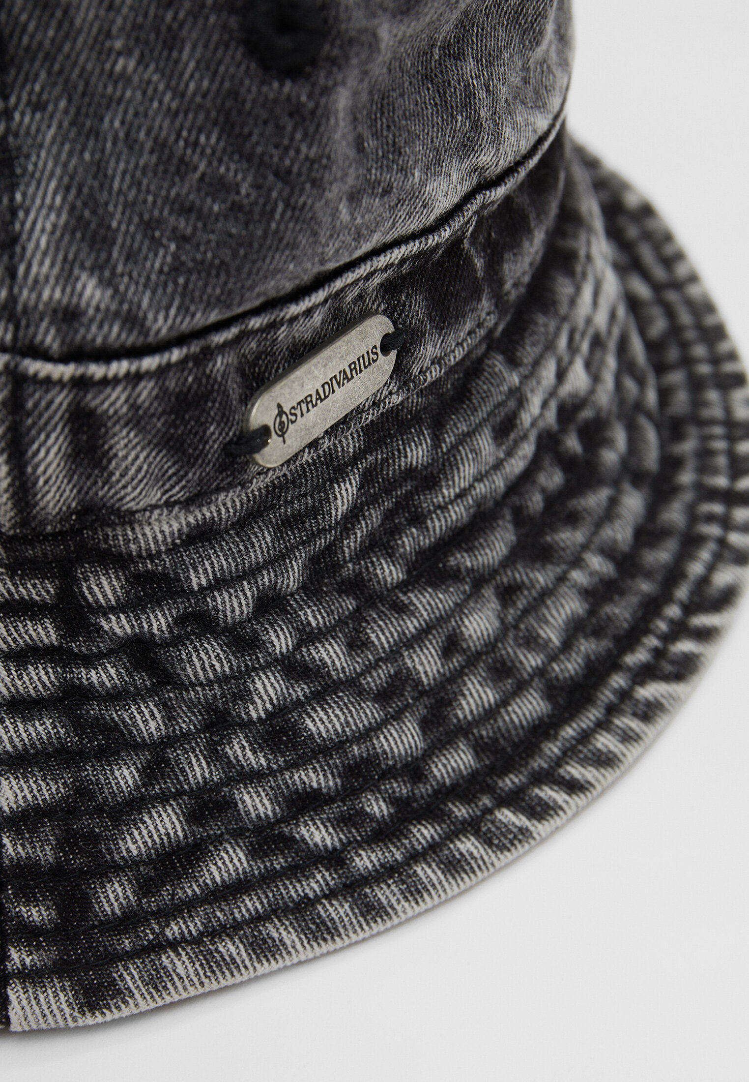 Bucket best sale hat stradivarius