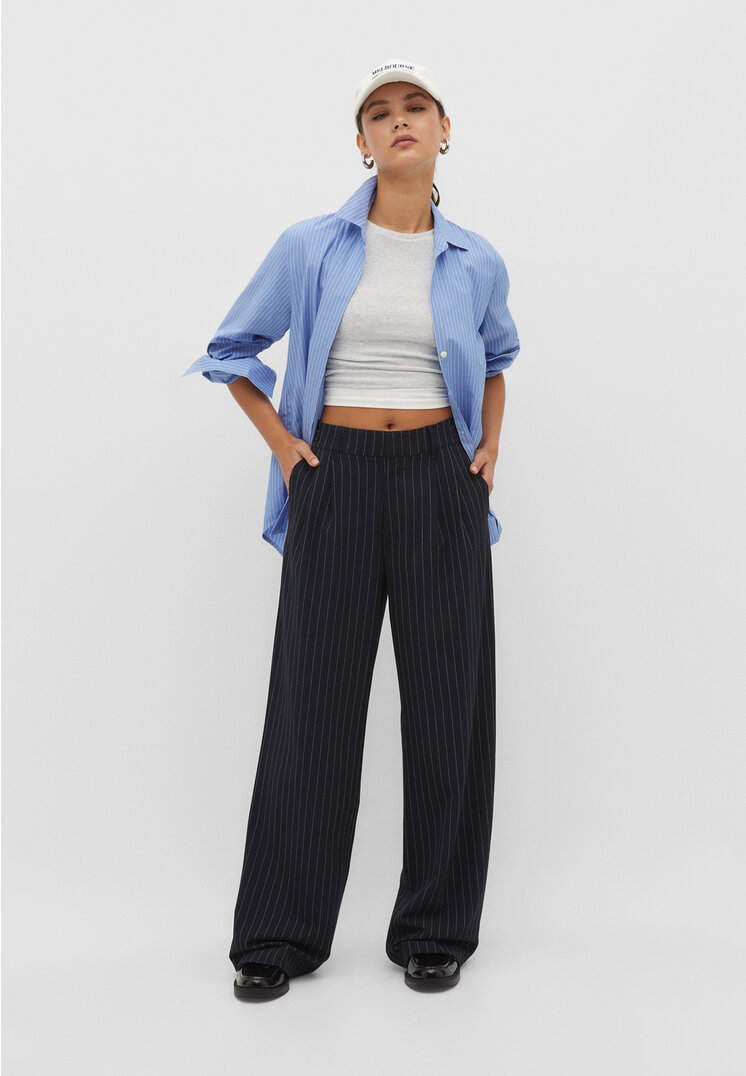

Stradivarius Stoffhhose mit verstellbarem Bund und Streifen Marineblau 32