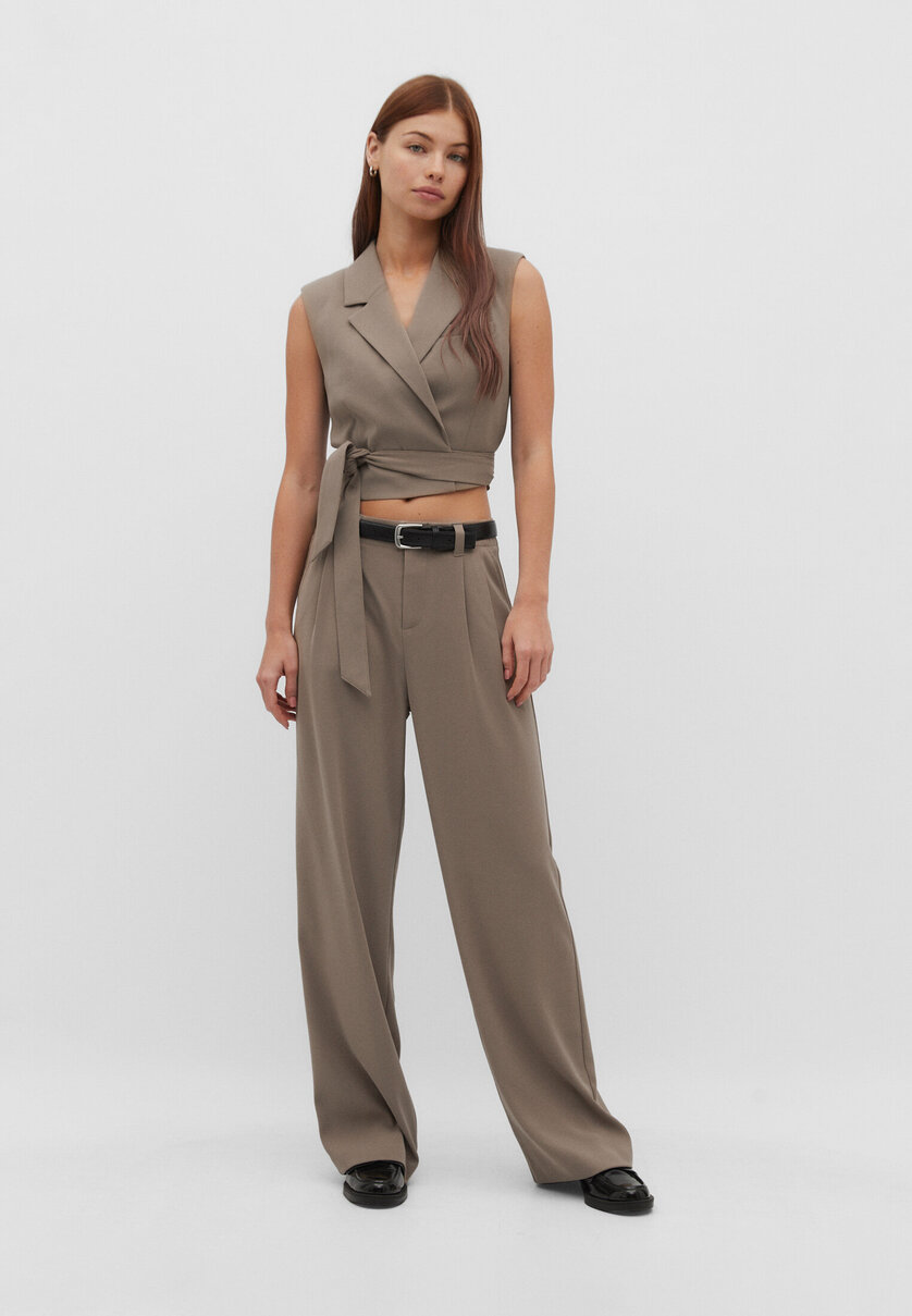Smart trousers with belt