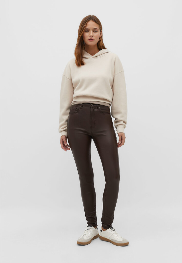

Stradivarius Beschichtete Hose mit hohem Bund Braun 32