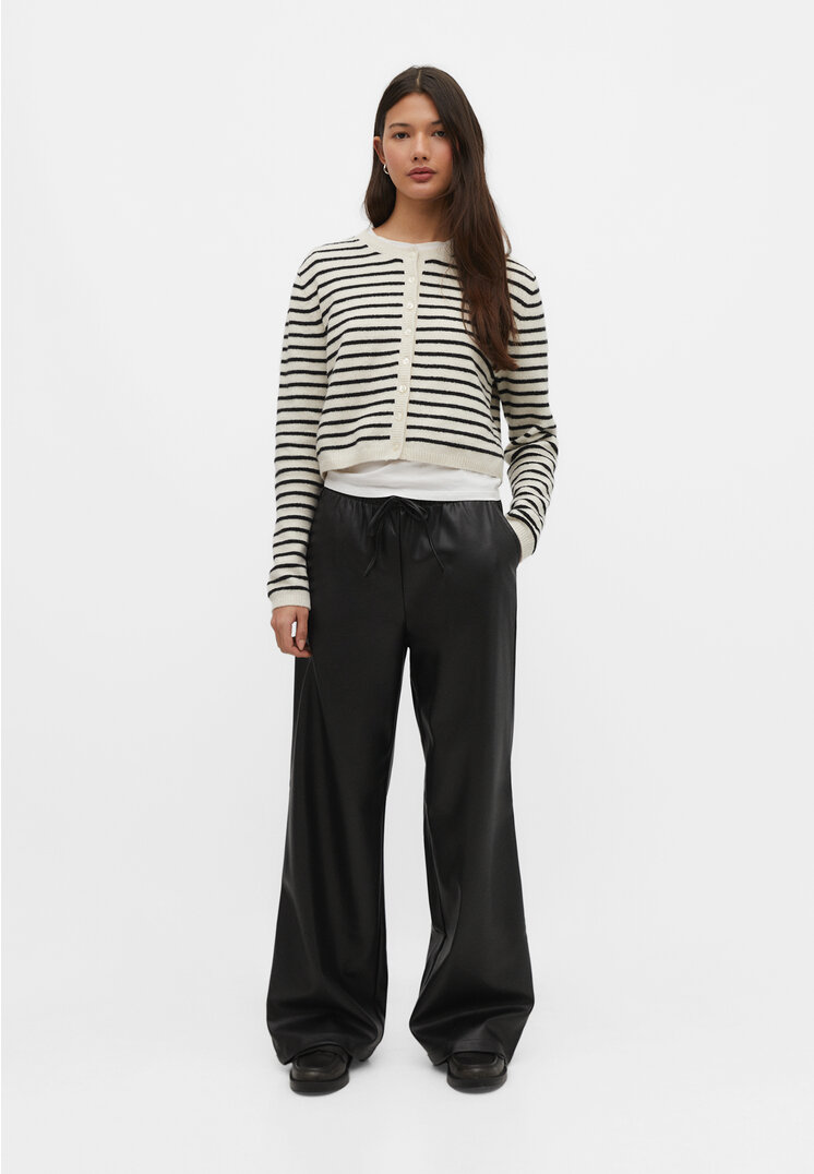

Stradivarius Wide-Leg-Hose aus Kunstleder Schwarz S