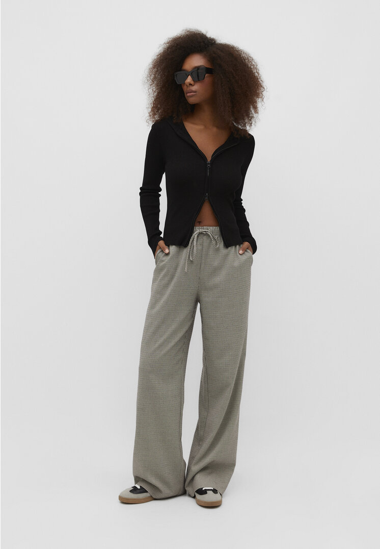

Stradivarius Lange, fließende Hose Vanille M