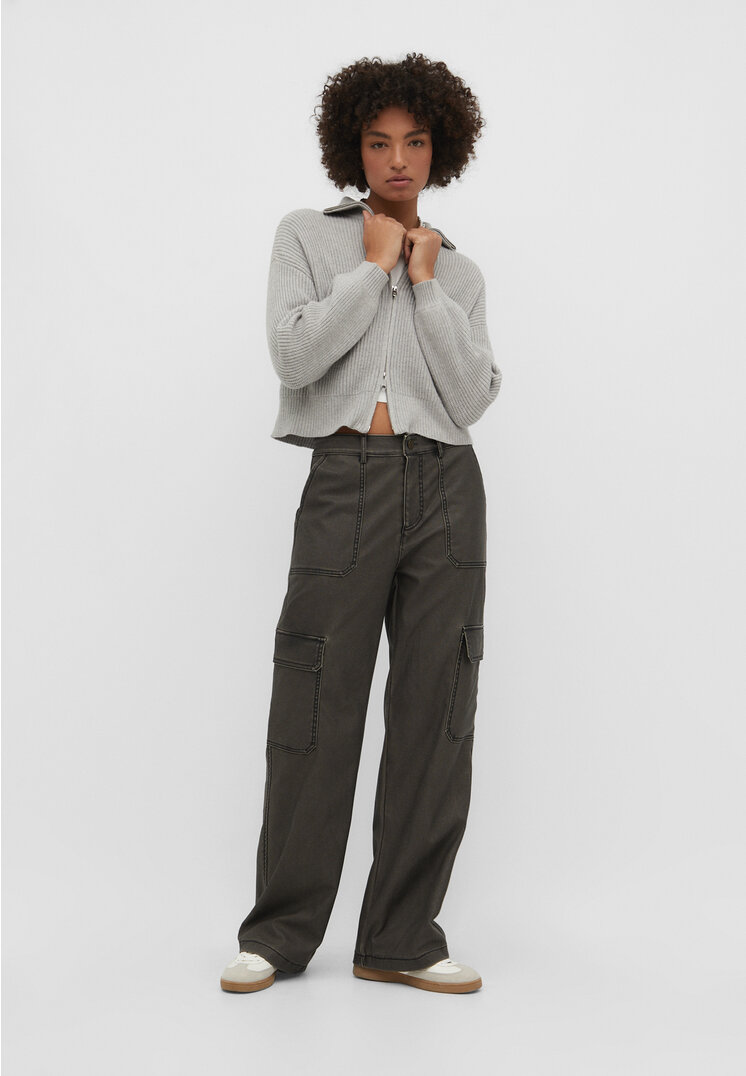 

Stradivarius Cargohose aus Kunstleder im Washed-Look Grau 40