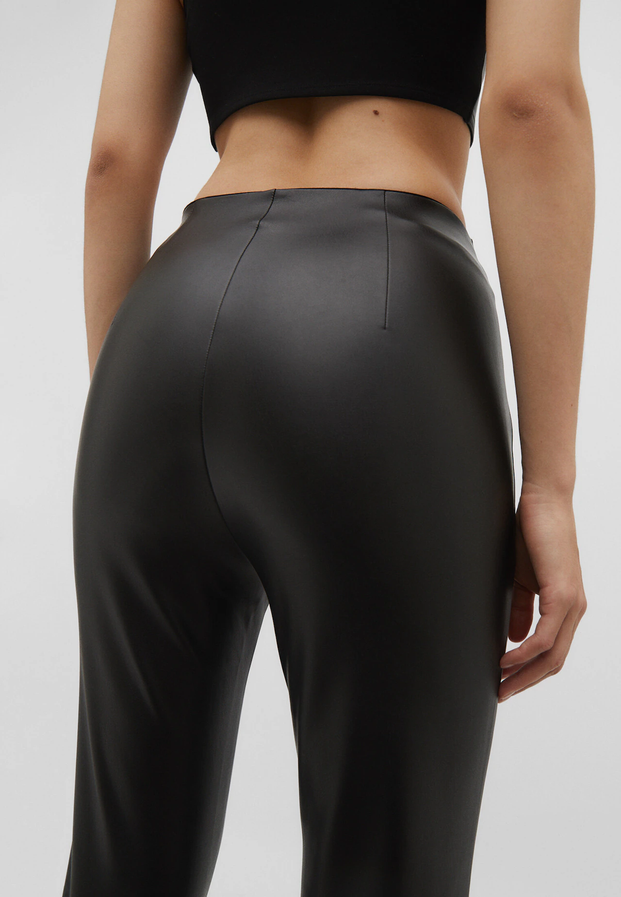 Faux leather leggings with vent - Women's fashion