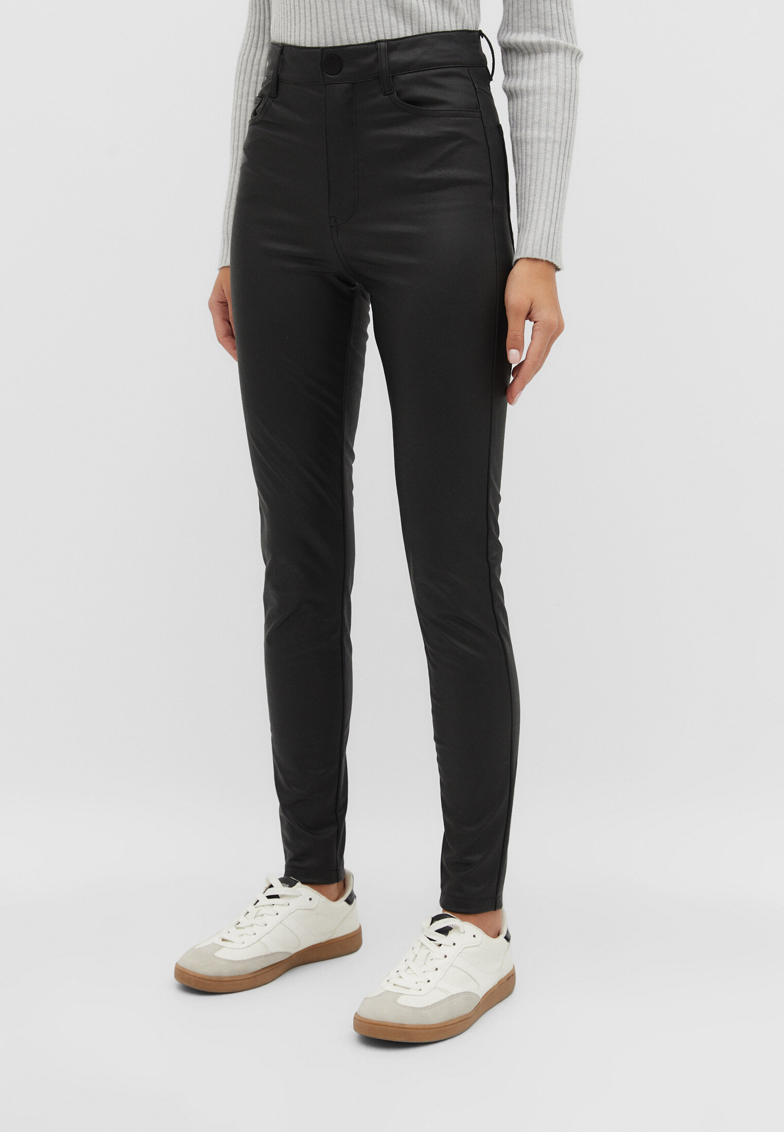 Pantalon tiro best sale alto coating stradivarius