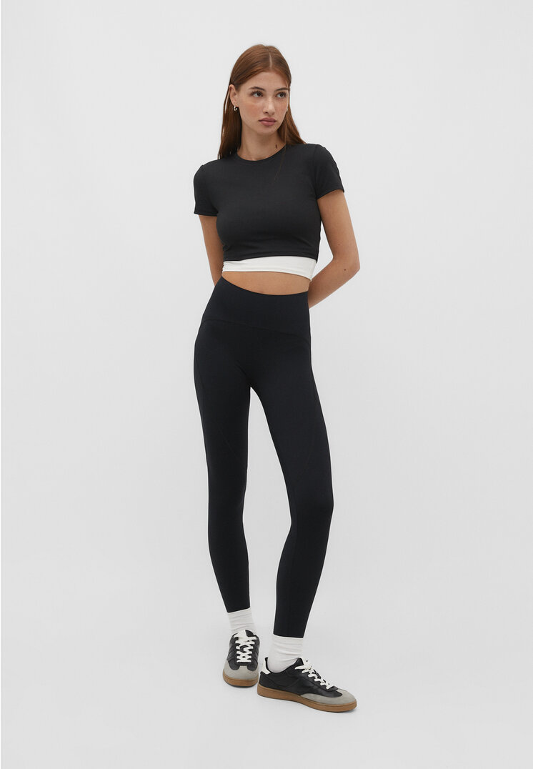 

Stradivarius Figurformende Sportleggins Schwarz S