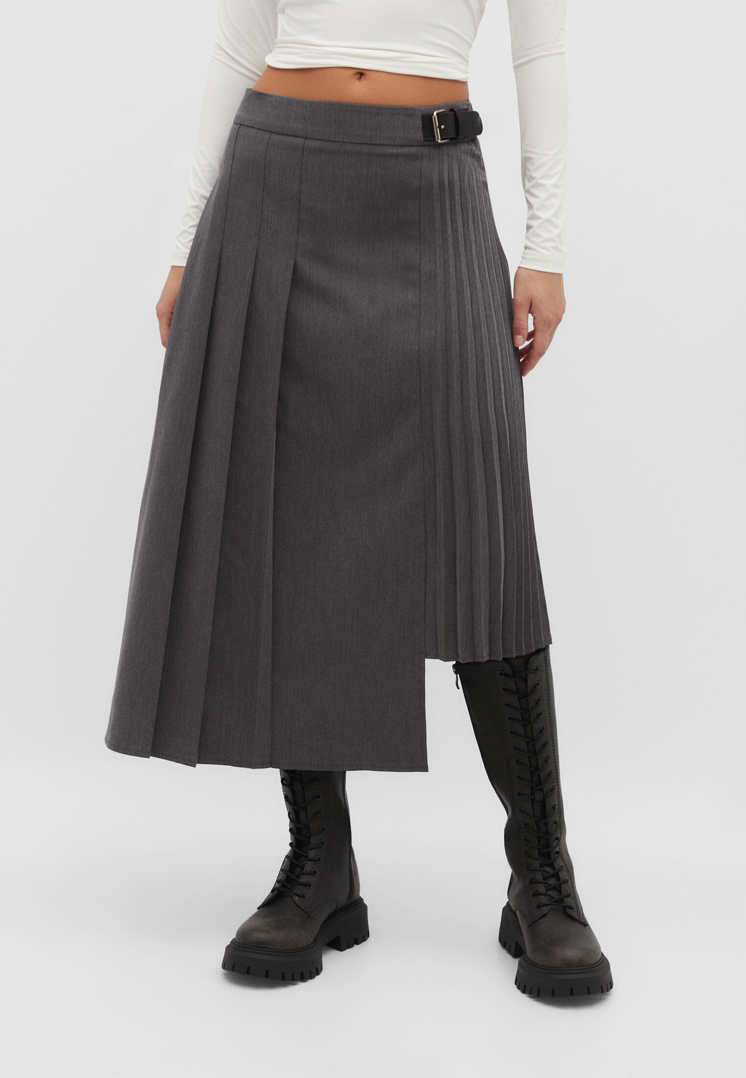 Pleated skirt stradivarius best sale