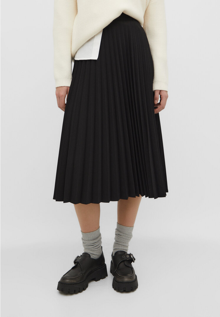 Stradivarius pleated midi skirt hotsell in white