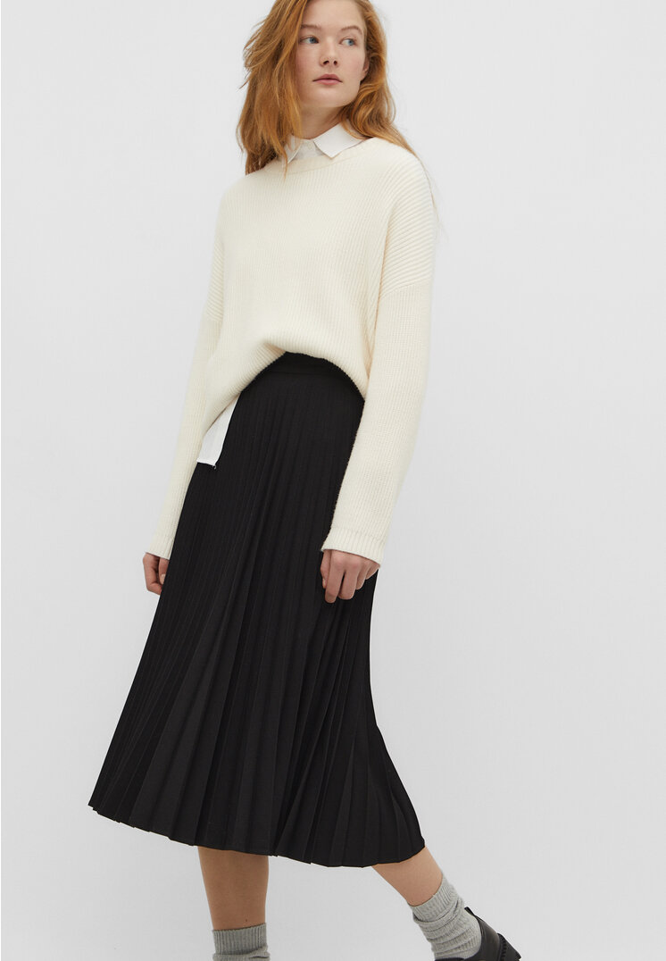 Stradivarius pleated midi 2024 skirt in white