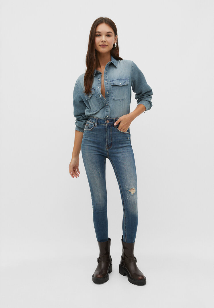 

Stradivarius Jeansy skinny fit ze średnim stanem Niebieski denim 32