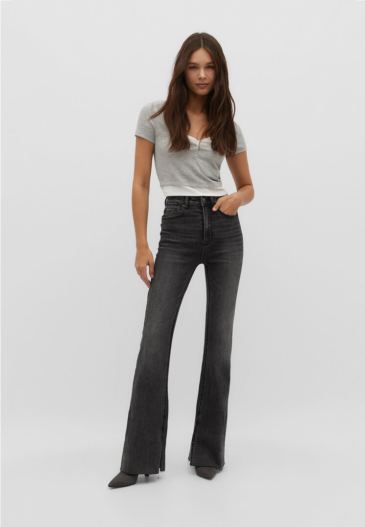 

Stradivarius Rozszerzane jeansy z rozcięciami Czarny denim 42