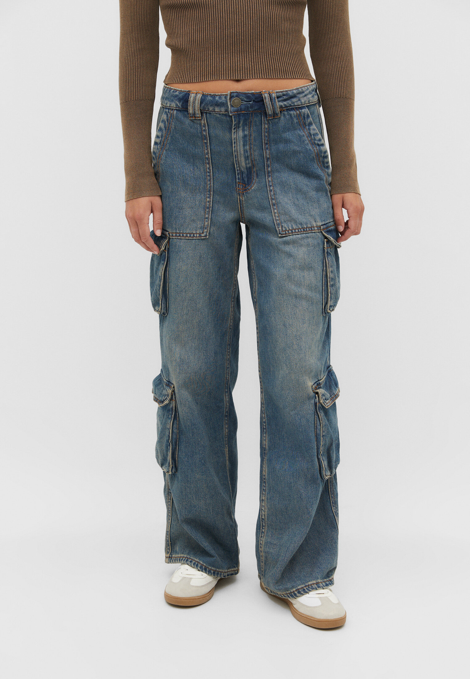 Multi-pocket cargo jeans - Women's fashion | Stradivarius United