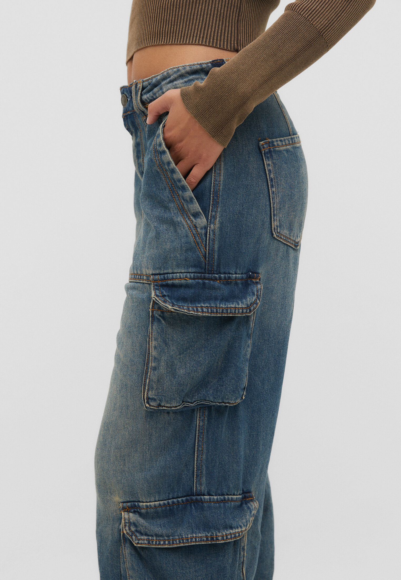 Multi-pocket cargo jeans - Women's fashion | Stradivarius United