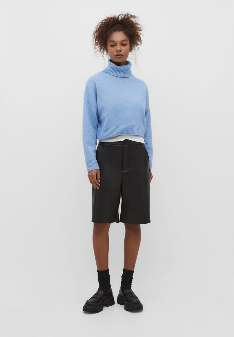 

Stradivarius Bermudashorts aus Kunstleder Schwarz 34