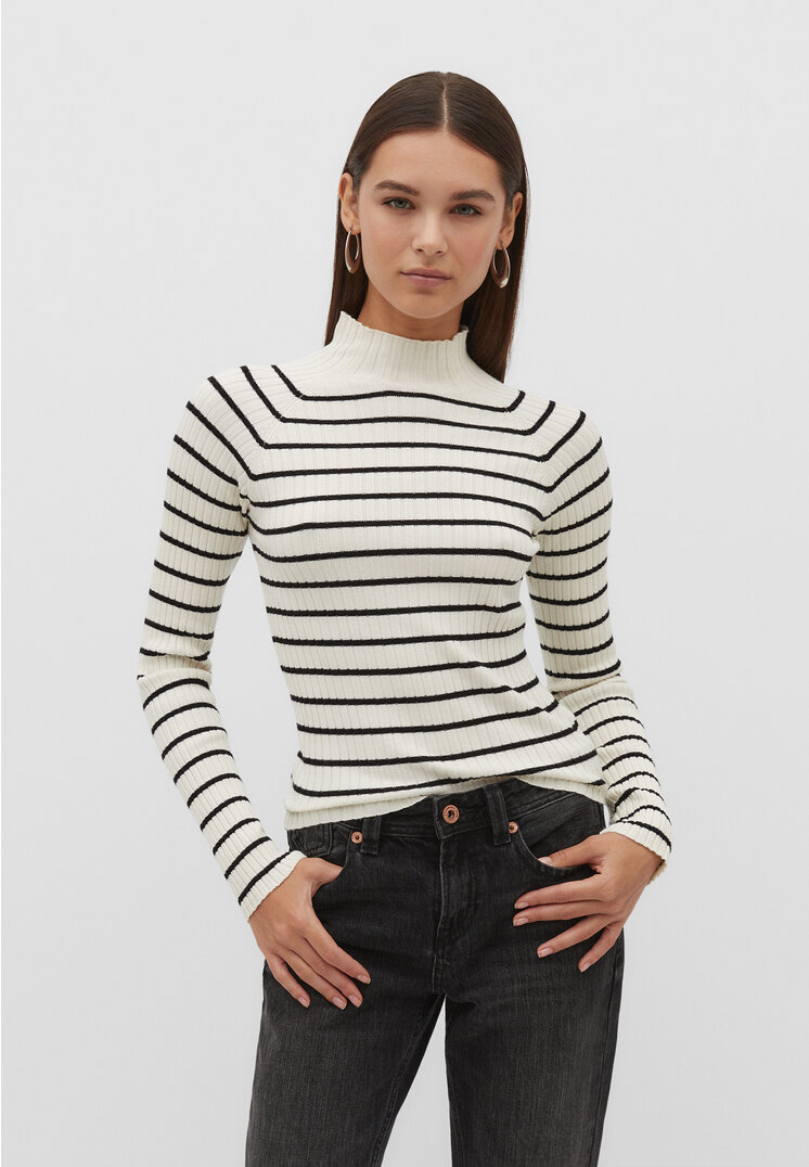

Stradivarius Gerippter Pullover mit halbhohem Rollkragen und Streifen Vanille S
