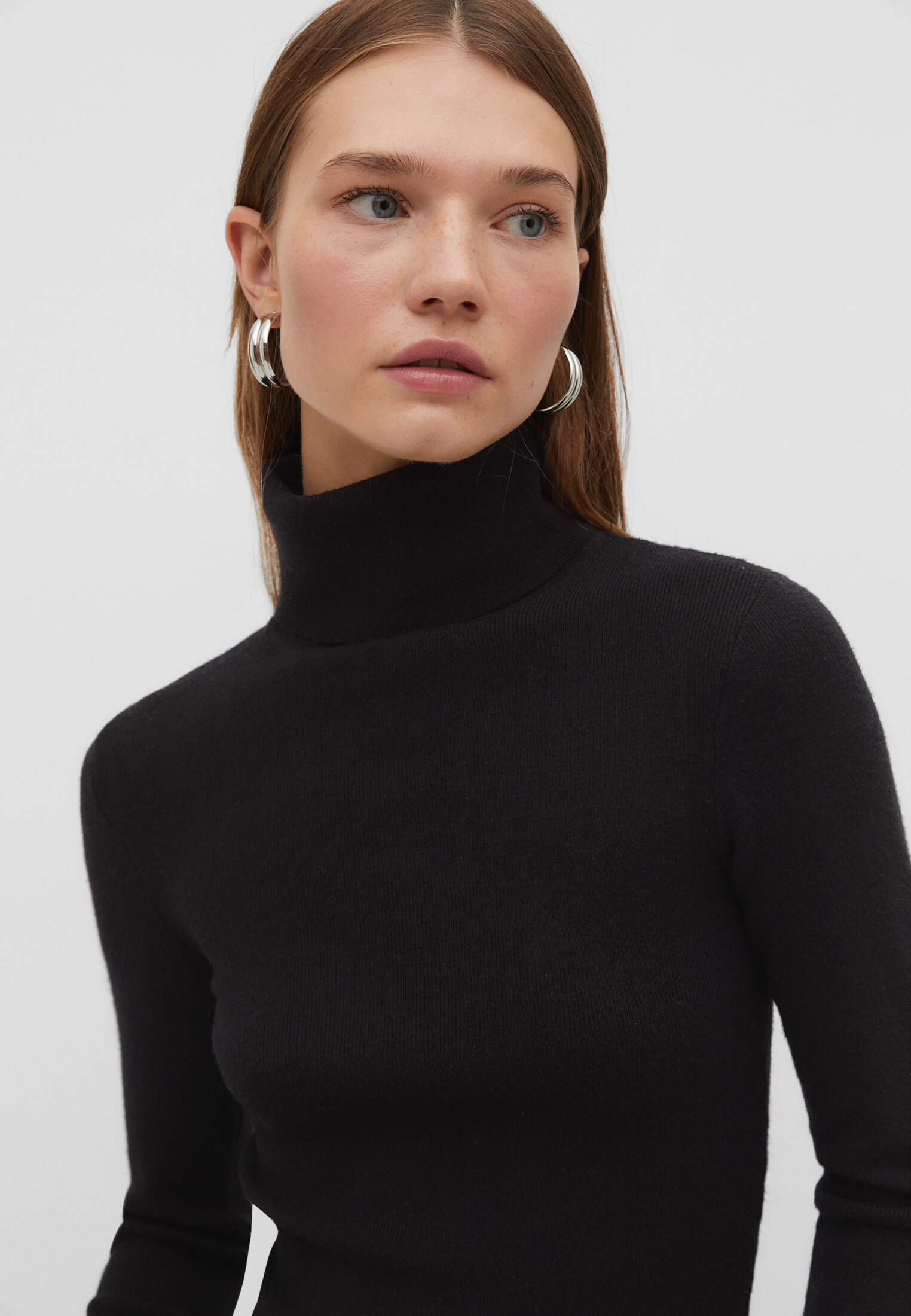 Cropped knit turtleneck