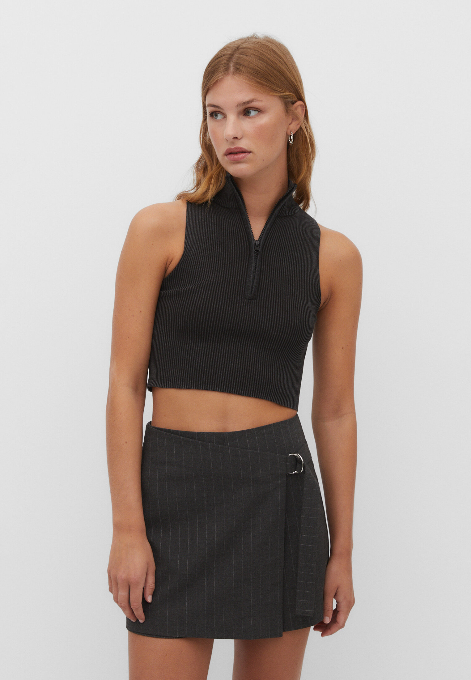 Faded-effect zipped knit top - Women's fashion | Stradivarius