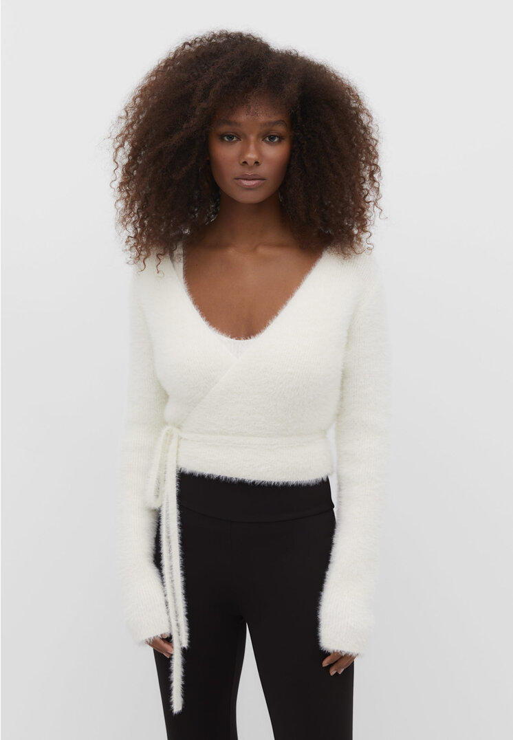 

Stradivarius Cardigan aus Kunstfell im Balletlook Ecru M