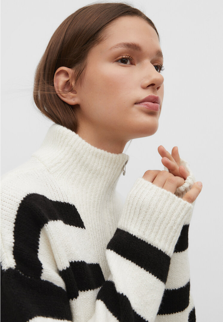 

Stradivarius Sweter z dzianiny w paski z suwakiem Czarny XS