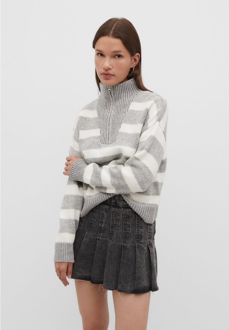 

Stradivarius Gestreifter Pullover mit Reißverschluss Grau Melange M