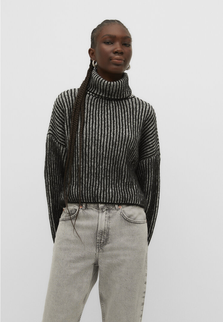 

Stradivarius Strickpullover mit Kontrastdetail Schwarz M