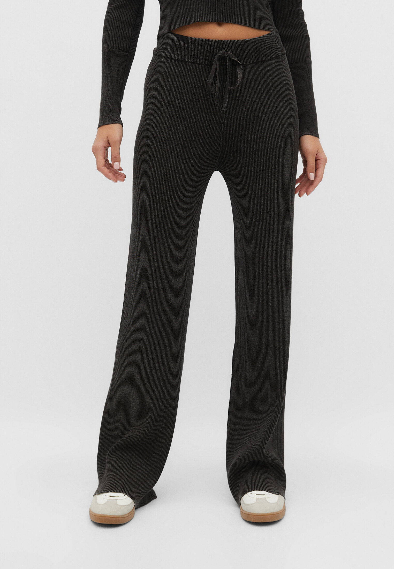 Pantalon outlet punto stradivarius